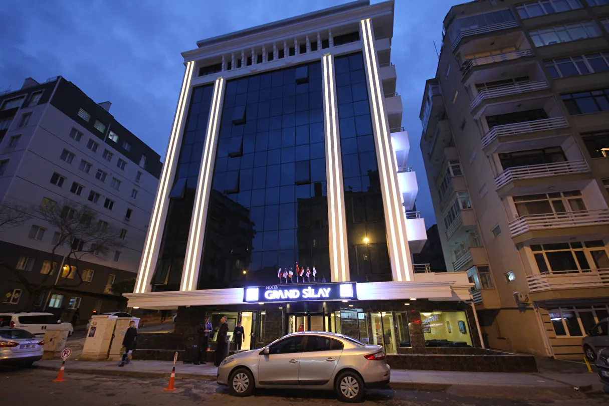 Grand Silay Hotel