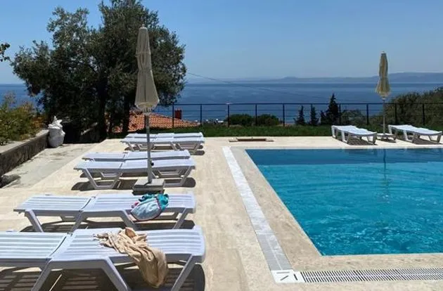 Assos Luna Houses
