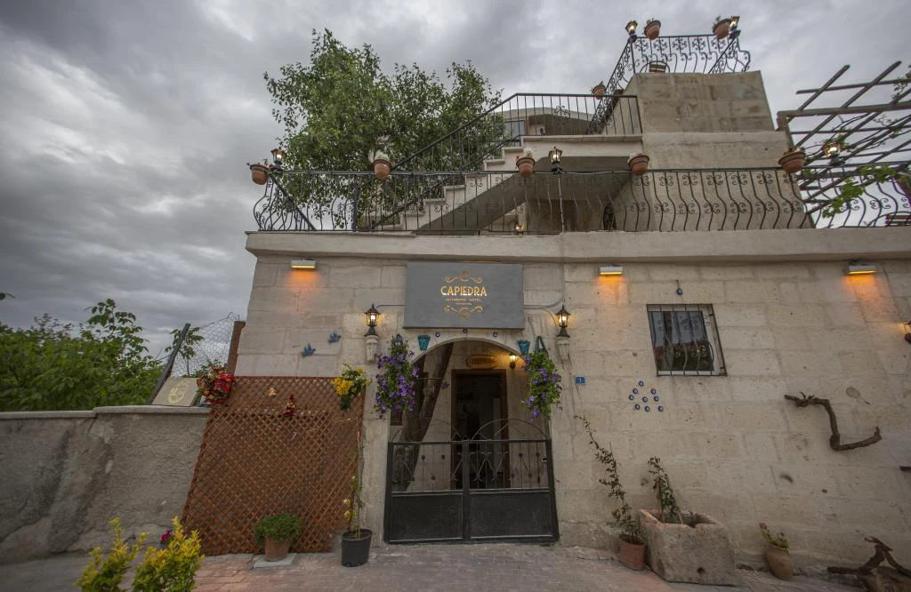 Capiedra Hotel