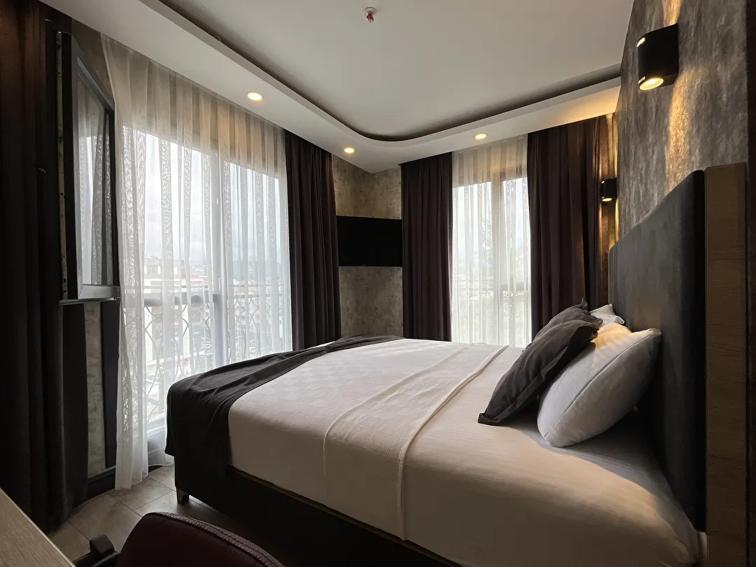 Avni Bey Otel